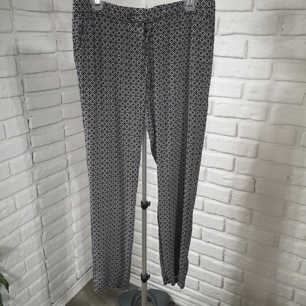 Olsen Europe Lisa Ladies Size Medium Lightweight Black & White Pattern Pants